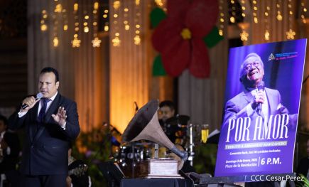 Homenaje musical a Armando Manzanero en la Plaza de la Revolución