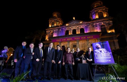 Homenaje musical a Armando Manzanero en la Plaza de la Revolución