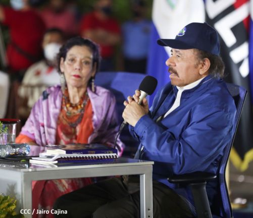 Encuentro del Presidente Daniel  y la Compañera Rosario con las Familias de nuestra Nicaragua Bendita 