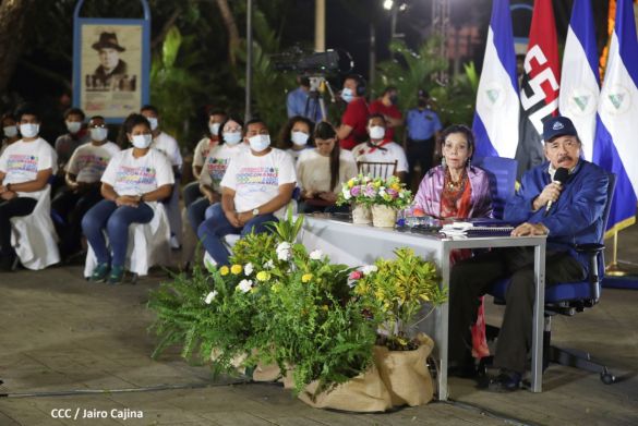 Encuentro del Presidente Daniel  y la Compañera Rosario con las Familias de nuestra Nicaragua Bendita 