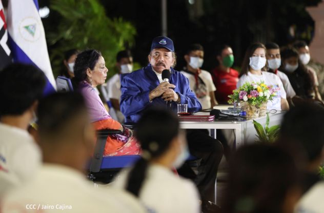 Encuentro del Presidente Daniel  y la Compañera Rosario con las Familias de nuestra Nicaragua Bendita 