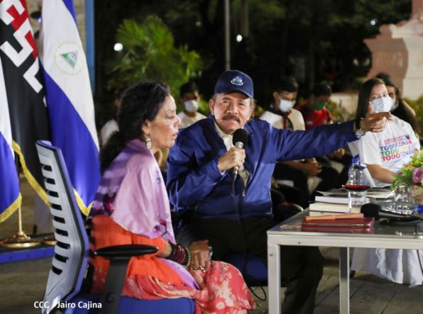 Encuentro del Presidente Daniel  y la Compañera Rosario con las Familias de nuestra Nicaragua Bendita 