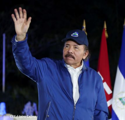 Encuentro del Presidente Daniel  y la Compañera Rosario con las Familias de nuestra Nicaragua Bendita 