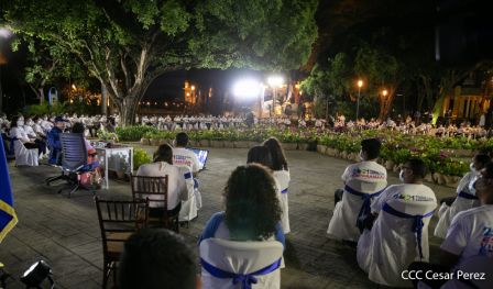 Encuentro del Presidente Daniel  y la Compañera Rosario con las Familias de nuestra Nicaragua Bendita 