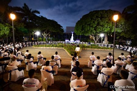 Encuentro del Presidente Daniel  y la Compañera Rosario con las Familias de nuestra Nicaragua Bendita 