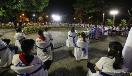 Encuentro del Presidente Daniel  y la Compañera Rosario con las Familias de nuestra Nicaragua Bendita 