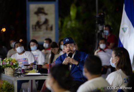 Encuentro del Presidente Daniel  y la Compañera Rosario con las Familias de nuestra Nicaragua Bendita 