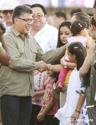 Daniel y Rosario en acto del 80 Aniversario del Tránsito a la Inmortalidad del General Augusto C. Sandino