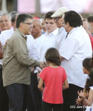 Daniel y Rosario en acto del 80 Aniversario del Tránsito a la Inmortalidad del General Augusto C. Sandino