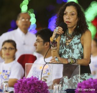 Daniel y Rosario en acto del 80 Aniversario del Tránsito a la Inmortalidad del General Augusto C. Sandino
