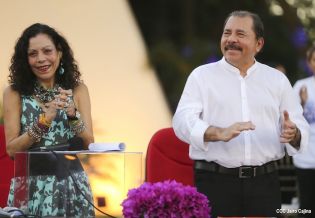 Daniel y Rosario en acto del 80 Aniversario del Tránsito a la Inmortalidad del General Augusto C. Sandino