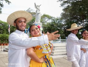 Nicaragua conmemora 154 aniversario del natalicio del poeta Rubén Darío 