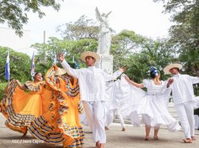 Nicaragua conmemora 154 aniversario del natalicio del poeta Rubén Darío 