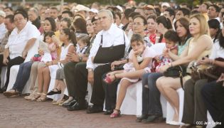 Daniel y Rosario en acto del 80 Aniversario del Tránsito a la Inmortalidad del General Augusto C. Sandino