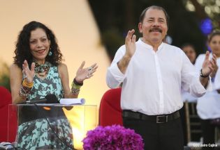 Daniel y Rosario en acto del 80 Aniversario del Tránsito a la Inmortalidad del General Augusto C. Sandino