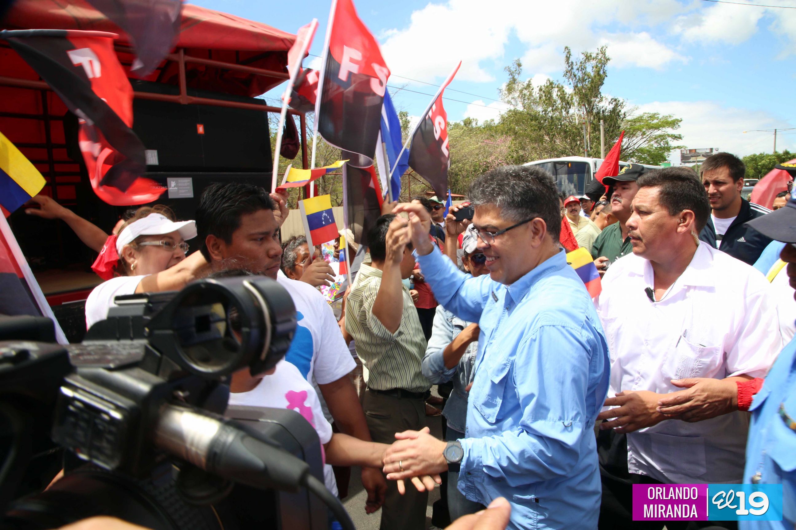 Nicaragua despide al canciller Elías Jaua