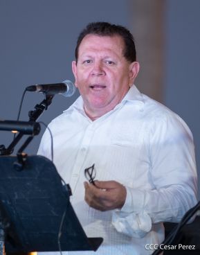 Celebran 169 años de la Novia del Xolotlán con espectacular serenata