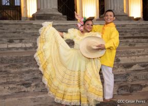 Celebran 169 años de la Novia del Xolotlán con espectacular serenata