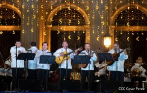 Celebran 169 años de la Novia del Xolotlán con espectacular serenata