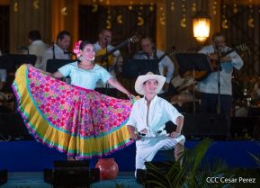 Celebran 169 años de la Novia del Xolotlán con espectacular serenata