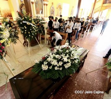 Homenaje al cronista deportivo Pepe Ruiz