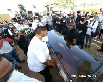 Homenaje al cronista deportivo Pepe Ruiz