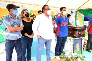 Homenaje al cronista deportivo Pepe Ruiz