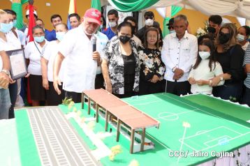 Homenaje al cronista deportivo Pepe Ruiz