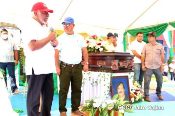 Homenaje al cronista deportivo Pepe Ruiz