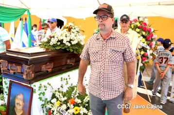 Homenaje al cronista deportivo Pepe Ruiz