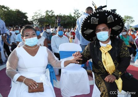 Cuatrocientas parejas se dieron el “Si… Acepto” en ocasión del Día del Amor y la Amistad