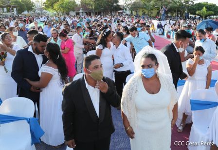 Cuatrocientas parejas se dieron el “Si… Acepto” en ocasión del Día del Amor y la Amistad