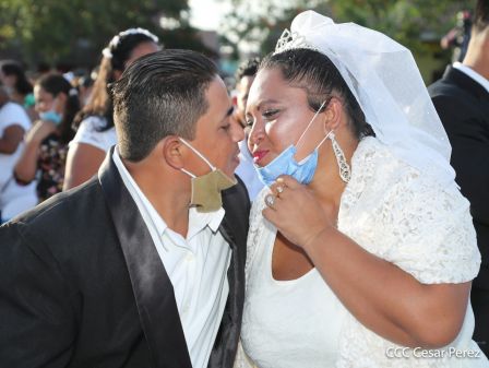 Cuatrocientas parejas se dieron el “Si… Acepto” en ocasión del Día del Amor y la Amistad