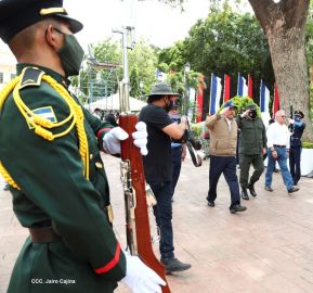 ¡Sandino vive, la lucha por el amor, por la justicia sigue!