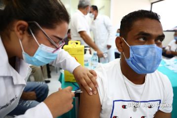 Primera jornada de vacunación voluntaria contra la Covid-19 en Nicaragua
