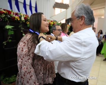 Orden Rigoberto Cabezas a periodistas que han contribuido a la paz, el progreso, estabilidad y desarrollo de Nicaragua
