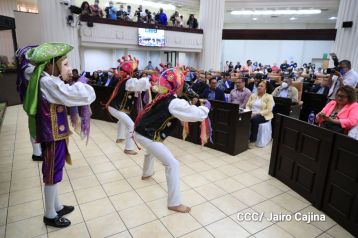 Orden Rigoberto Cabezas a periodistas que han contribuido a la paz, el progreso, estabilidad y desarrollo de Nicaragua