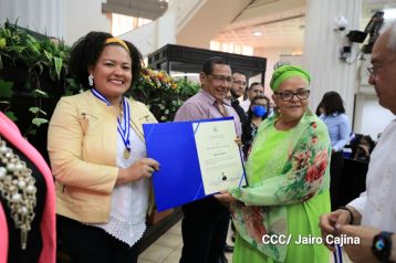 Orden Rigoberto Cabezas a periodistas que han contribuido a la paz, el progreso, estabilidad y desarrollo de Nicaragua