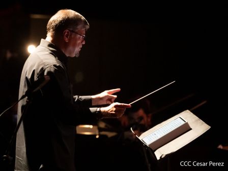 Puesta en escena de La Traviata del italiano Giuseppe Verdi 