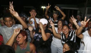 Familias de Blufields celebran victoria FSLN en la Costa Caribe