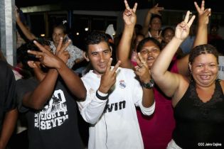 Familias de Blufields celebran victoria FSLN en la Costa Caribe