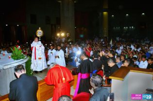 Con mucho regocijo fieles católicos reciben a Cardenal Brenes en Catedral de Managua