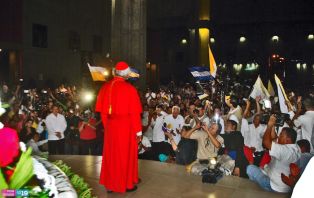 Con mucho regocijo fieles católicos reciben a Cardenal Brenes en Catedral de Managua