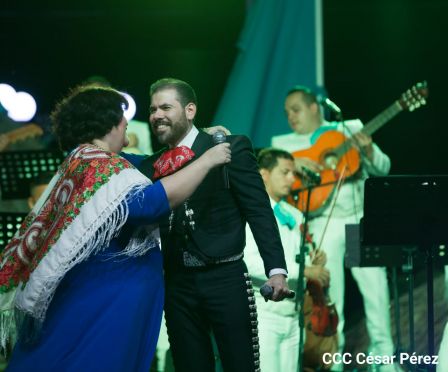 Concierto “Amor de Madre” en el Puerto Salvador Allende