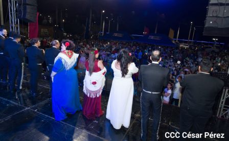 Concierto “Amor de Madre” en el Puerto Salvador Allende