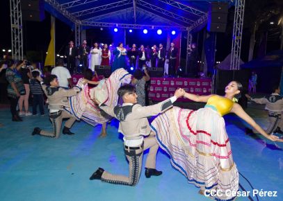 Concierto “Amor de Madre” en el Puerto Salvador Allende