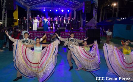 Concierto “Amor de Madre” en el Puerto Salvador Allende