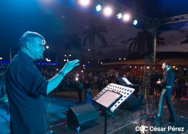 Concierto “Amor de Madre” en el Puerto Salvador Allende