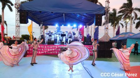 Concierto “Amor de Madre” en el Puerto Salvador Allende