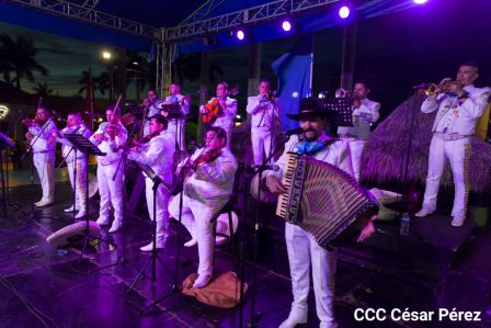 Concierto “Amor de Madre” en el Puerto Salvador Allende